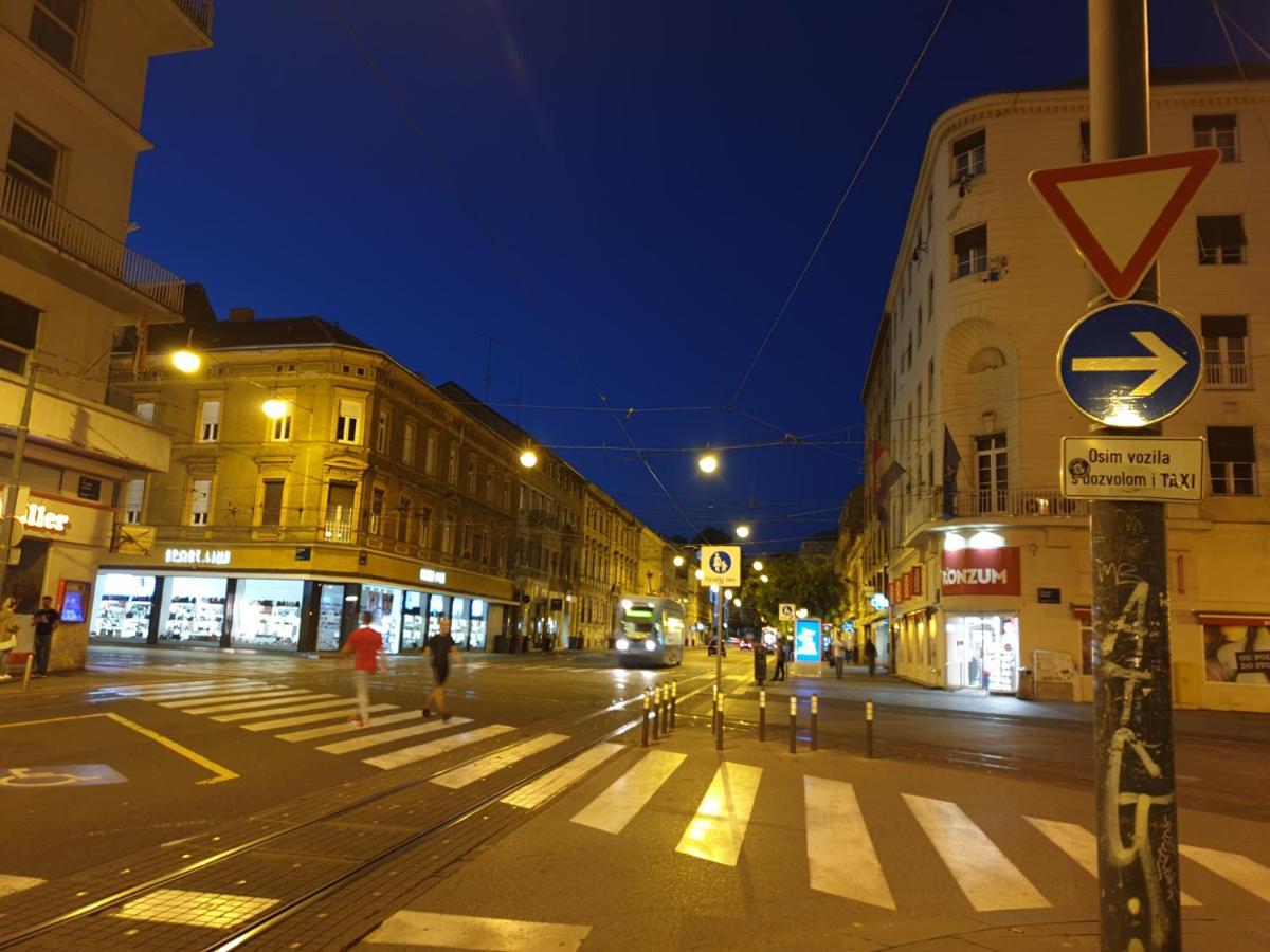 City Center Main Square Apartments Zagreb Exterior foto